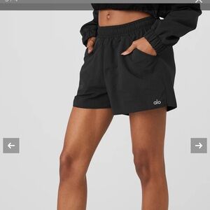Alo Yoga Alumni Short In Black Women’s Size Medium NWT Retails $70
